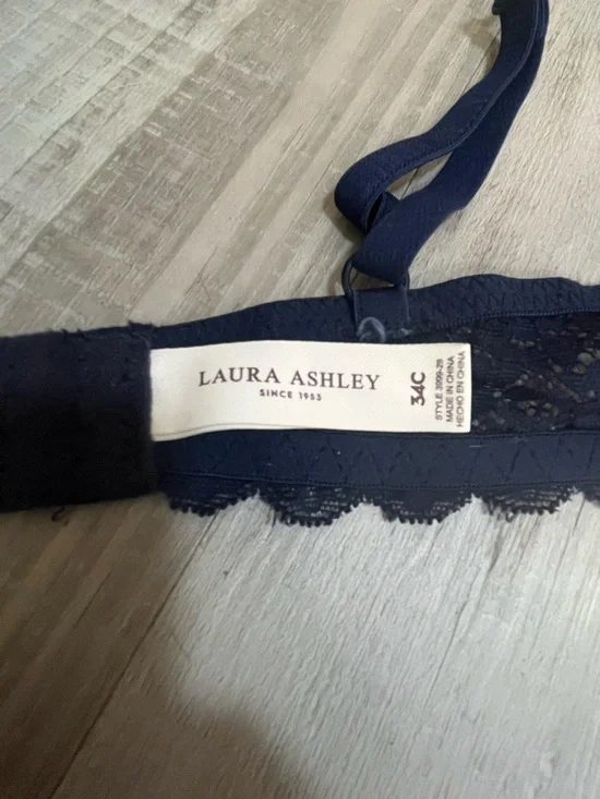 Laura Ashley Black Lace Underwire Bra - Picture 3 of 3